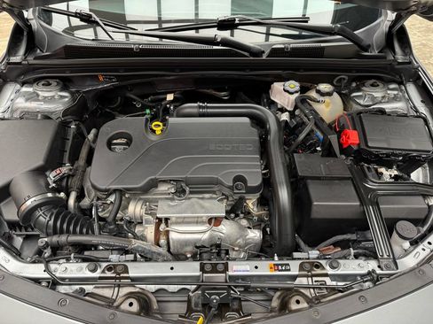 Used 2025 Chevrolet Malibu LT FWD image 28