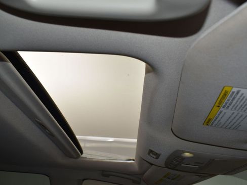 Used 2019 Nissan Pathfinder Platinum image 26