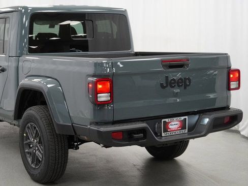 New 2026 Jeep Gladiator Sport image 12