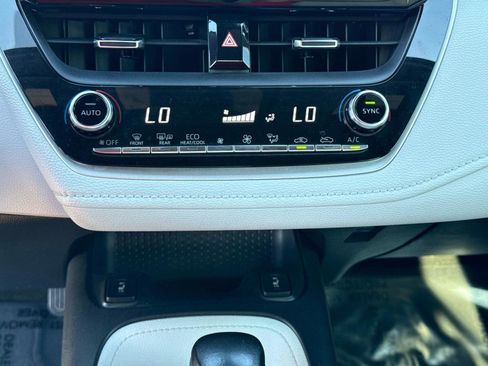 Used 2020 Toyota Corolla XSE image 25