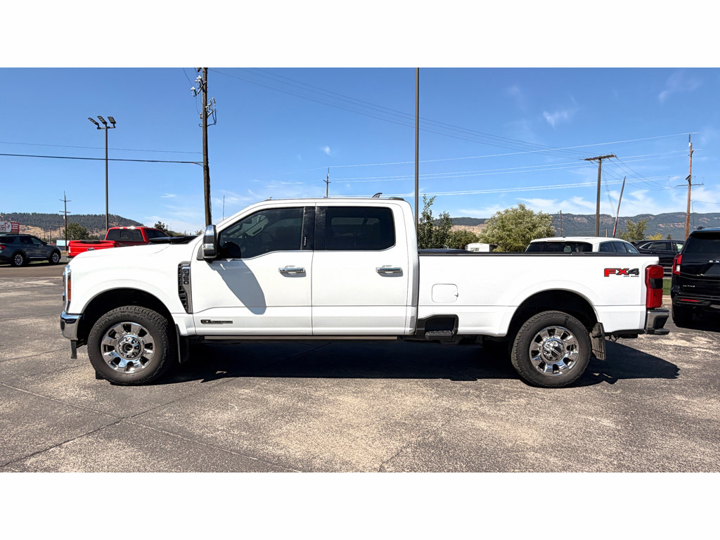 Used 2023 Ford F350 Lariat w/ Lariat Ultimate Package AWD/4WD image 7