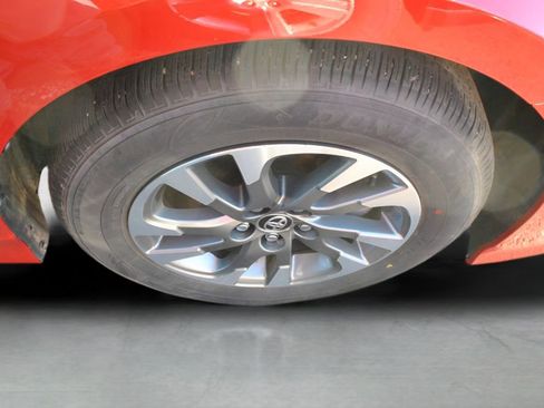 Used 2022 Toyota Prius Limited w/ Premium Convenience Package FWD image 28