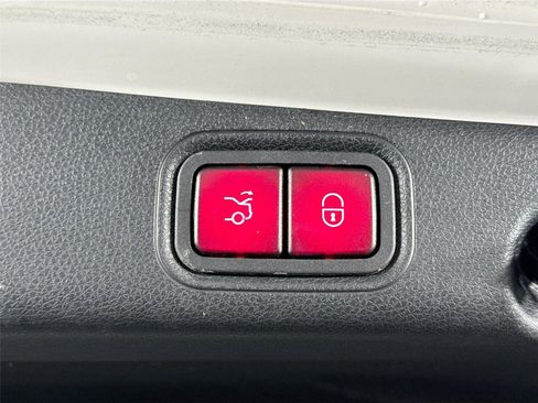 Used 2017 Mercedes-Benz E 300 4MATIC image 44