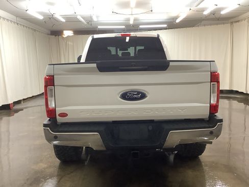 Used 2019 Ford F250 Lariat w/ Lariat Ultimate Package AWD/4WD image 6