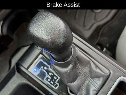 Used 2022 Toyota Tacoma SR AWD/4WD image 17