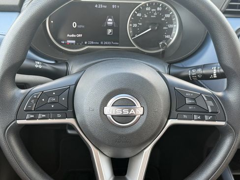 Used 2025 Nissan Versa SV w/ Trunk Package FWD image 17