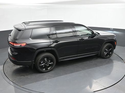 New 2025 Jeep Grand Cherokee L Altitude image 32