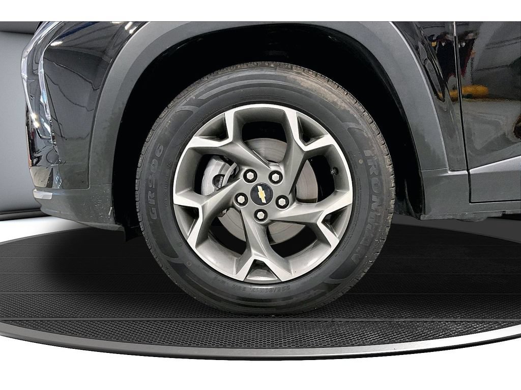Used 2025 Chevrolet Trax LT FWD image 51