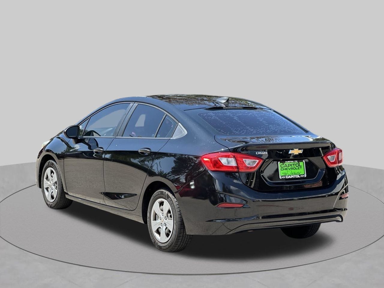 Used 2018 Chevrolet Cruze LS FWD image 3