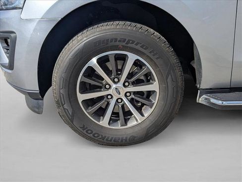 Used 2021 Ford Expedition Max XLT image 26