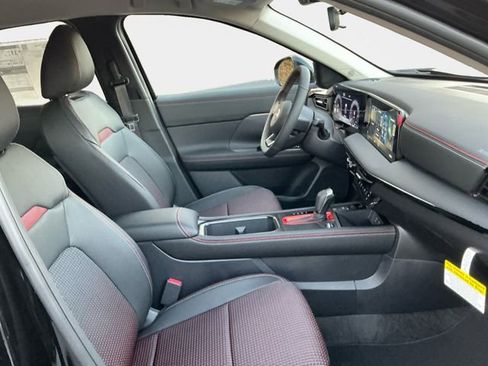 New 2026 Nissan Kicks SR image 16