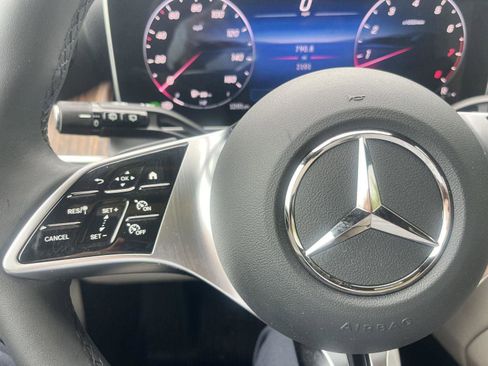 Used 2026 Mercedes-Benz GLC 300 4MATIC image 33