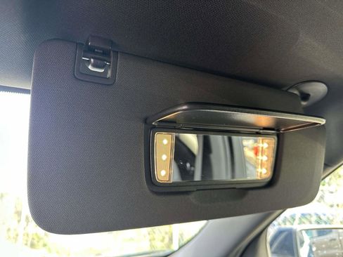 Used 2023 Chevrolet Traverse LT AWD/4WD image 35