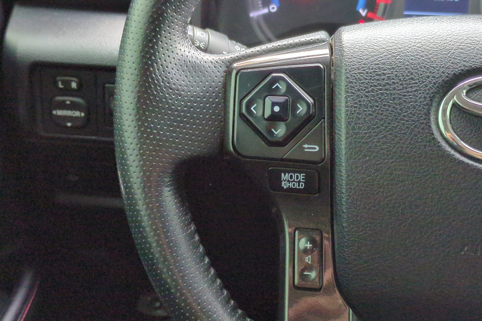 Used 2019 Toyota 4Runner TRD Off-Road Premium AWD/4WD image 34