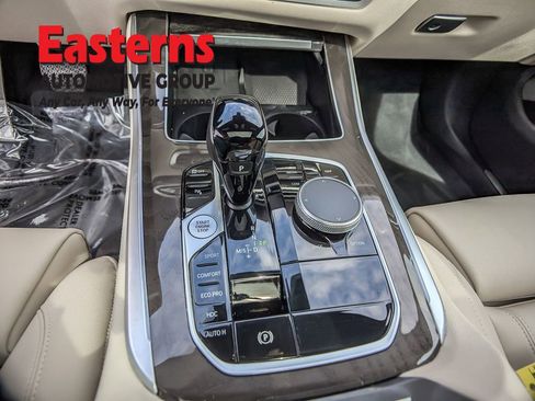 Used 2022 BMW X5 xDrive40i AWD/4WD image 13