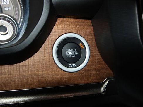 Used 2020 RAM 1500 Limited image 14