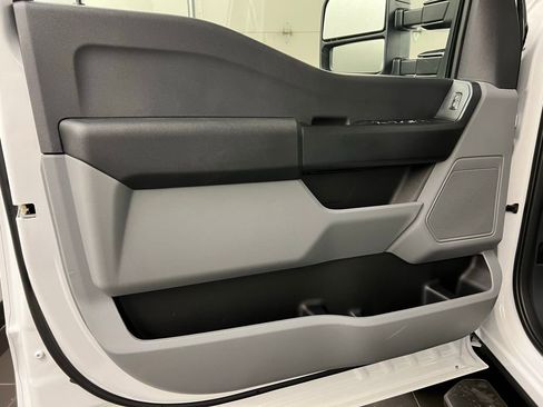 New 2026 Ford F350 XL w/ XL Chrome Package image 25