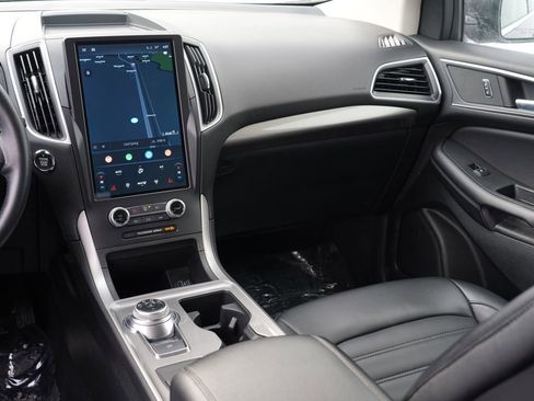 Used 2024 Ford Edge SEL image 23