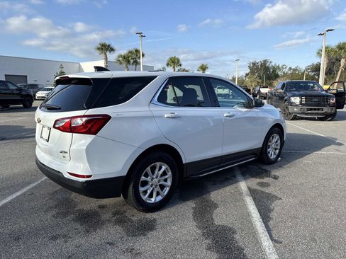 Used 2018 Chevrolet Equinox LT image 3