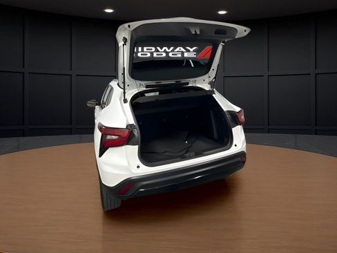 Used 2025 Chevrolet Trax RS w/ Driver Confidence Package FWD image 7