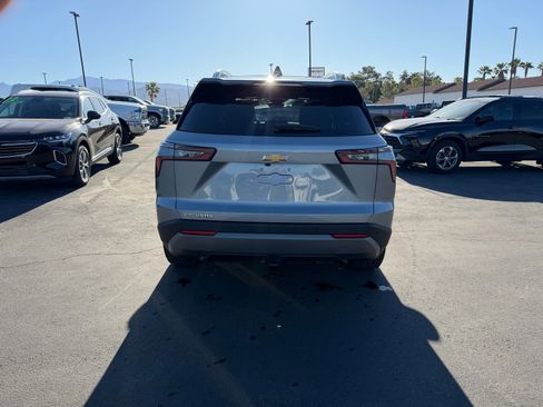 Used 2025 Chevrolet Equinox LT w/ Convenience Package II image 4