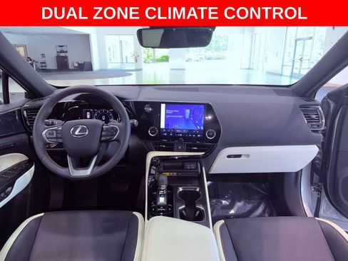 Used 2024 Lexus NX 250 FWD image 10