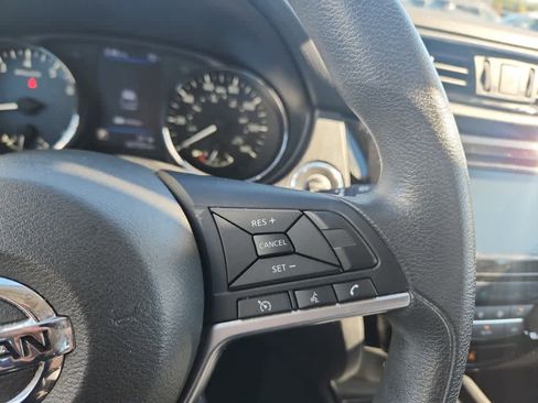 Used 2020 Nissan Rogue Sport SV image 29