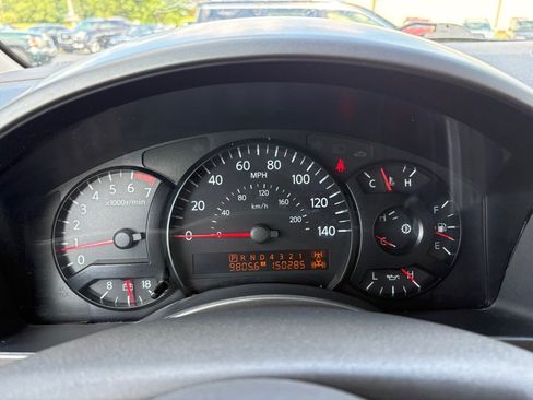 Used 2005 Nissan Titan LE w/ (T01) Tow Pkg AWD/4WD image 15