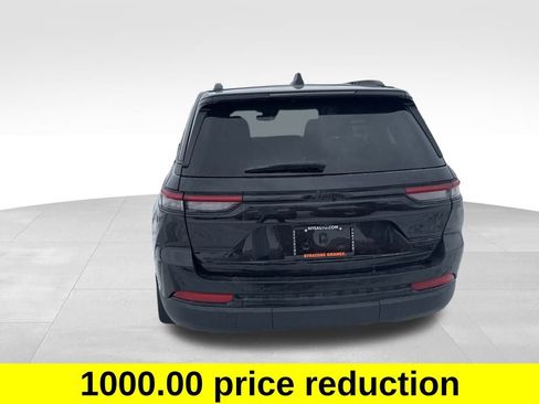 Used 2023 Jeep Grand Cherokee Limited w/ Black Appearance Package image 4