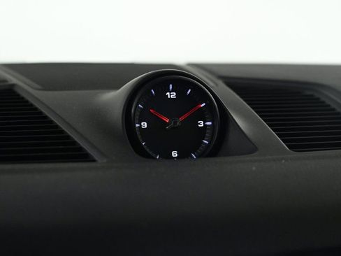 Certified 2022 Porsche Cayenne image 23