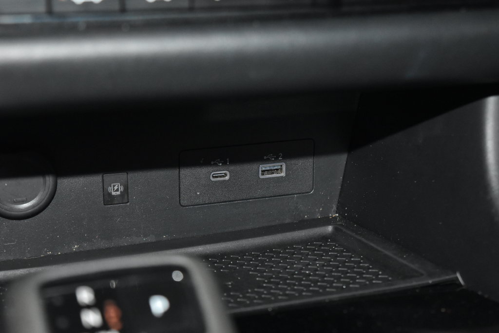 Used 2025 Nissan Pathfinder SL AWD/4WD image 14
