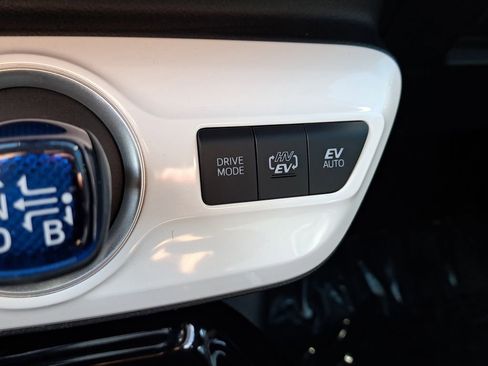 Certified 2018 Toyota Prius Prime Advanced image 24