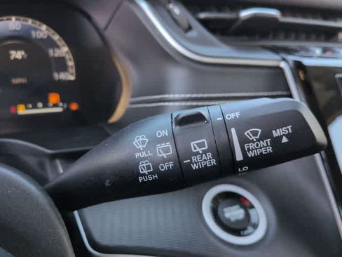 Used 2023 Jeep Grand Cherokee Laredo AWD/4WD image 25