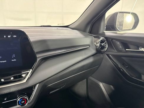 Used 2025 Chevrolet Equinox LT AWD/4WD image 28