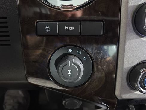 Used 2014 Ford F250 Platinum w/ FX4 Off-Road Package AWD/4WD image 25