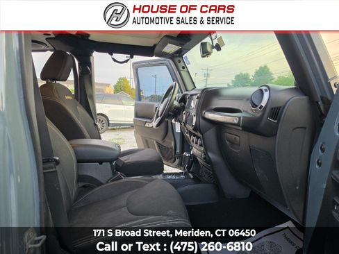 Used 2014 Jeep Wrangler Unlimited Sahara w/ Max Tow Package AWD/4WD image 39