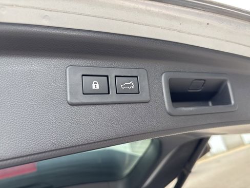 Used 2020 Subaru Forester Limited w/ Popular Package #3 image 31