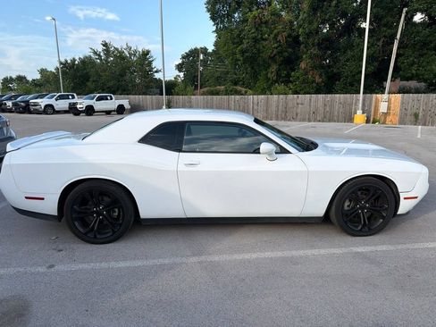 Used 2022 Dodge Challenger R/T RWD image 4