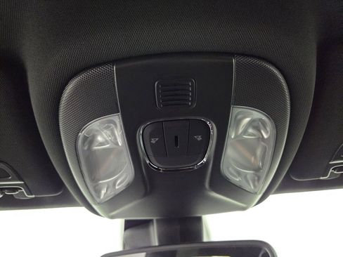 New 2026 Jeep Compass Latitude image 19