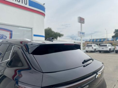 Used 2024 Chevrolet Equinox EV LT w/ LPO, Trailering Package FWD image 43