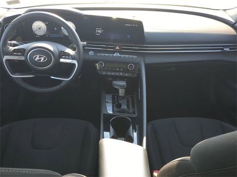 Used 2023 Hyundai Elantra SEL w/ Convenience Package image 13
