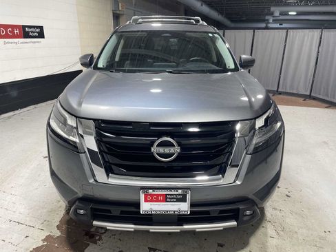 Used 2022 Nissan Pathfinder SL w/ SL Premium Package AWD/4WD image 6