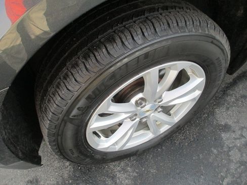 Used 2017 Chevrolet Equinox LT w/ Convenience Package image 11