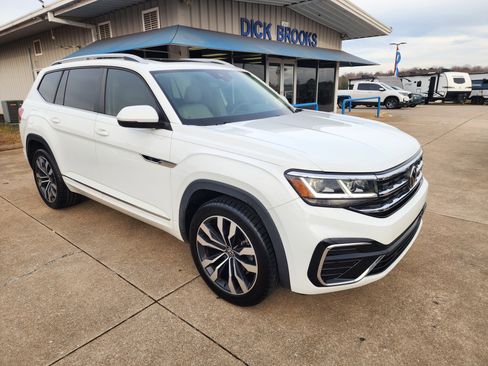 Used 2021 Volkswagen Atlas SEL R-Line image 2