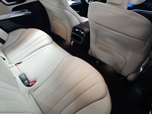 New 2026 Mercedes-Benz E 450 4MATIC Sedan image 11