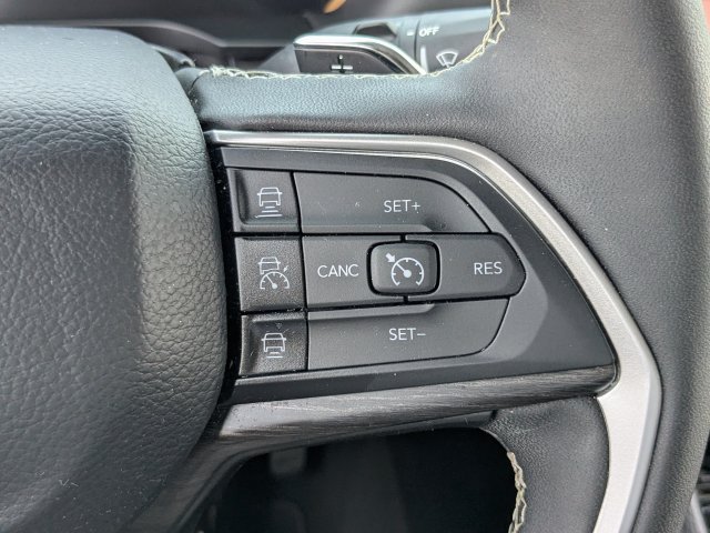 Used 2024 Jeep Grand Cherokee Limited AWD/4WD image 24