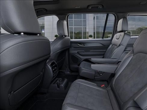 New 2025 Jeep Grand Cherokee L Altitude image 23