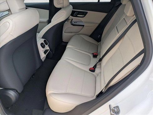 New 2027 Mercedes-Benz GLC 350e 4MATIC image 16