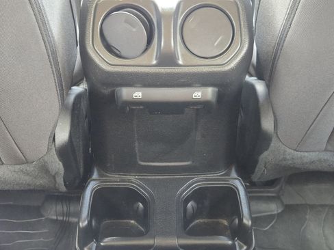 Used 2023 Jeep Wrangler Unlimited Sport AWD/4WD image 39