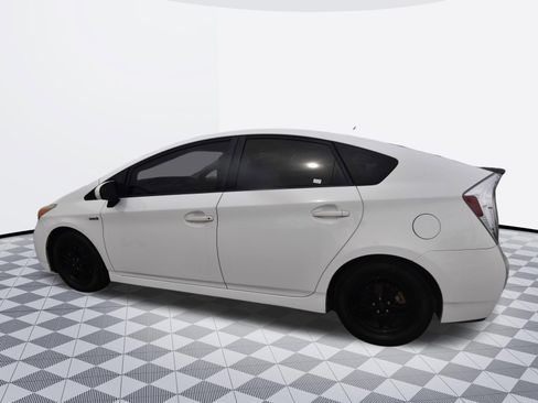 Used 2014 Toyota Prius Two FWD image 3